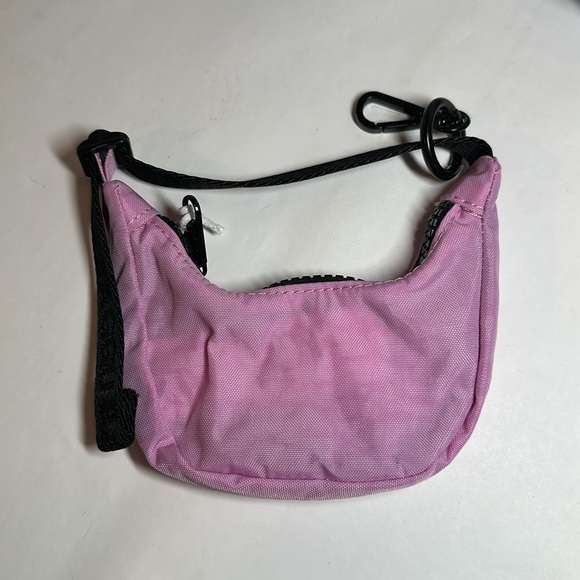 Baggu's Crescent Bag Charm - #1003 - Picture 4 of 4